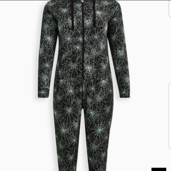 Torrid Plus Size 1X/2X Spiderweb Print Onesie in Black & Green. - Picture 4 of 5